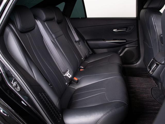 クラウンハイブリッド ＲＳアドバンス　後期型（モデリスタエアロ）（黒本革シート）（社外１９インチアルミ）（パノラミックビューモニター）（セーフティパッケージプラス）デジタルインナーミラー　車線逸脱抑制ＬＴＡ　衝突軽減ブレーキ　記録簿５枚（42枚目）