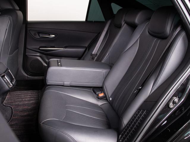 クラウンハイブリッド ＲＳアドバンス　後期型（モデリスタエアロ）（黒本革シート）（社外１９インチアルミ）（パノラミックビューモニター）（セーフティパッケージプラス）デジタルインナーミラー　車線逸脱抑制ＬＴＡ　衝突軽減ブレーキ　記録簿５枚（43枚目）