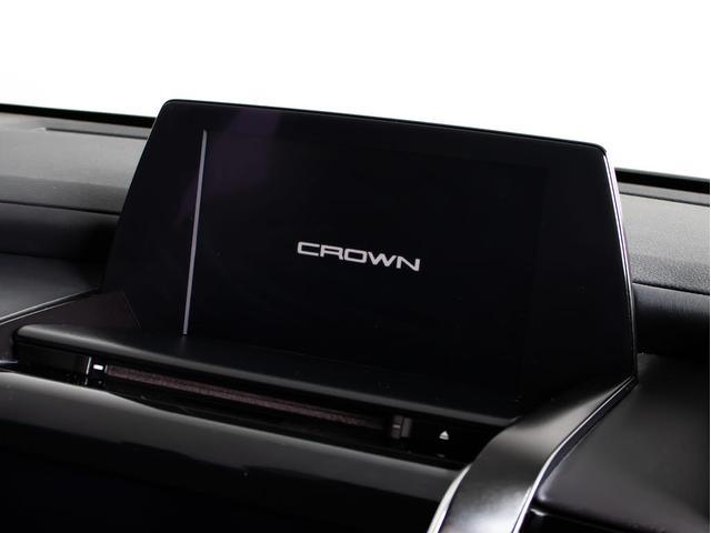 クラウンハイブリッド ＲＳアドバンス　（黒本革シート）（トヨタセーフティパッケージ）シーケンシャルウィンカー　衝突軽減ブレーキ　踏み間違い防止機能　レーダークルーズ　車線逸脱抑制ＬＴＡ　ヘッドアップディスプレイ　４本出しマフラー　ＳＤナビ（8枚目）