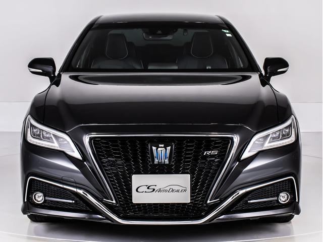 クラウンハイブリッド ＲＳアドバンス　（黒本革シート）（トヨタセーフティパッケージ）シーケンシャルウィンカー　衝突軽減ブレーキ　踏み間違い防止機能　レーダークルーズ　車線逸脱抑制ＬＴＡ　ヘッドアップディスプレイ　４本出しマフラー　ＳＤナビ（12枚目）