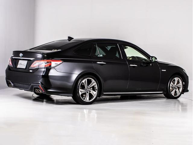 クラウンハイブリッド ＲＳアドバンス　（黒本革シート）（トヨタセーフティパッケージ）シーケンシャルウィンカー　衝突軽減ブレーキ　踏み間違い防止機能　レーダークルーズ　車線逸脱抑制ＬＴＡ　ヘッドアップディスプレイ　４本出しマフラー　ＳＤナビ（15枚目）