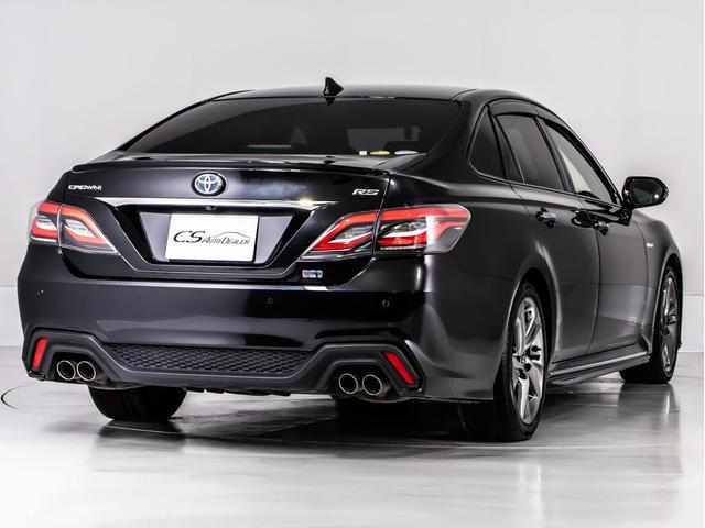 クラウンハイブリッド ＲＳアドバンス　（黒本革シート）（トヨタセーフティパッケージ）シーケンシャルウィンカー　衝突軽減ブレーキ　踏み間違い防止機能　レーダークルーズ　車線逸脱抑制ＬＴＡ　ヘッドアップディスプレイ　４本出しマフラー　ＳＤナビ（16枚目）