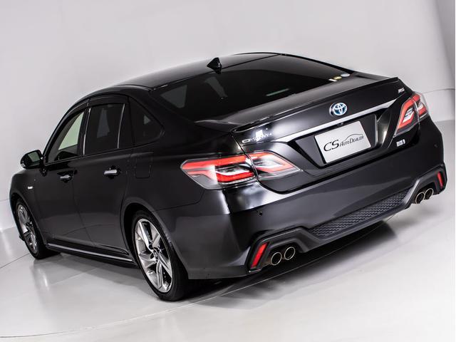 クラウンハイブリッド ＲＳアドバンス　（黒本革シート）（トヨタセーフティパッケージ）シーケンシャルウィンカー　衝突軽減ブレーキ　踏み間違い防止機能　レーダークルーズ　車線逸脱抑制ＬＴＡ　ヘッドアップディスプレイ　４本出しマフラー　ＳＤナビ（18枚目）