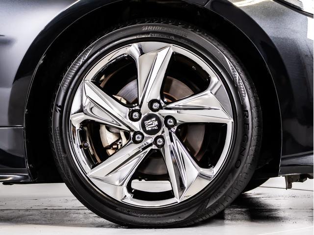 クラウンハイブリッド ＲＳアドバンス　（黒本革シート）（トヨタセーフティパッケージ）シーケンシャルウィンカー　衝突軽減ブレーキ　踏み間違い防止機能　レーダークルーズ　車線逸脱抑制ＬＴＡ　ヘッドアップディスプレイ　４本出しマフラー　ＳＤナビ（19枚目）