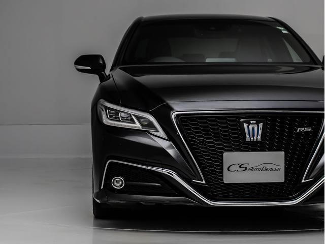クラウンハイブリッド ＲＳアドバンス　（黒本革シート）（トヨタセーフティパッケージ）シーケンシャルウィンカー　衝突軽減ブレーキ　踏み間違い防止機能　レーダークルーズ　車線逸脱抑制ＬＴＡ　ヘッドアップディスプレイ　４本出しマフラー　ＳＤナビ（24枚目）