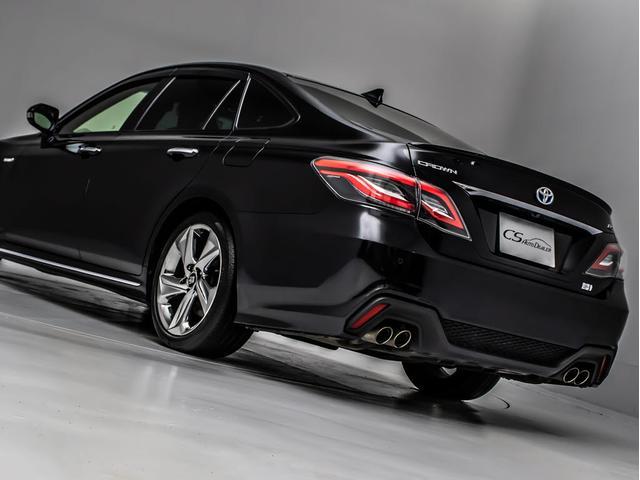 クラウンハイブリッド ＲＳアドバンス　（黒本革シート）（トヨタセーフティパッケージ）シーケンシャルウィンカー　衝突軽減ブレーキ　踏み間違い防止機能　レーダークルーズ　車線逸脱抑制ＬＴＡ　ヘッドアップディスプレイ　４本出しマフラー　ＳＤナビ（26枚目）