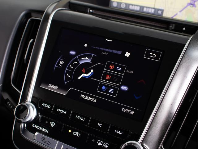 クラウンハイブリッド ＲＳアドバンス　（黒本革シート）（トヨタセーフティパッケージ）シーケンシャルウィンカー　衝突軽減ブレーキ　踏み間違い防止機能　レーダークルーズ　車線逸脱抑制ＬＴＡ　ヘッドアップディスプレイ　４本出しマフラー　ＳＤナビ（35枚目）