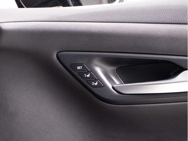 クラウンハイブリッド ＲＳアドバンス　（黒本革シート）（トヨタセーフティパッケージ）シーケンシャルウィンカー　衝突軽減ブレーキ　踏み間違い防止機能　レーダークルーズ　車線逸脱抑制ＬＴＡ　ヘッドアップディスプレイ　４本出しマフラー　ＳＤナビ（39枚目）