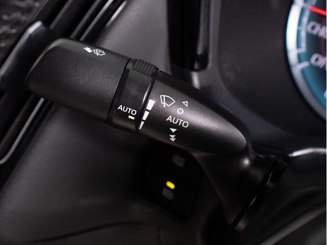 クラウンハイブリッド ＲＳアドバンス　（黒本革シート）（トヨタセーフティパッケージ）シーケンシャルウィンカー　衝突軽減ブレーキ　踏み間違い防止機能　レーダークルーズ　車線逸脱抑制ＬＴＡ　ヘッドアップディスプレイ　４本出しマフラー　ＳＤナビ（44枚目）