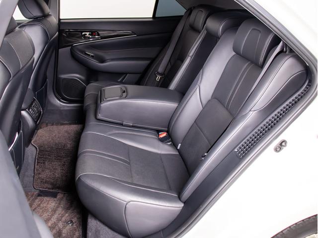 クラウンハイブリッド アスリートＳ　（黒本革シート）（フルエアロ）（２２０Ｇエグゼクティブ用１８インチアルミ）ＨＤＤナビ　シートヒーター　Ｂｌｕｅｔｏｏｔｈ対応　レギュラーガソリン仕様　バックカメラ　クルーズコントロール　エアシート（7枚目）