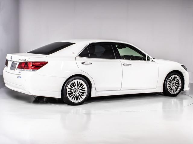 クラウンハイブリッド アスリートＳ　（黒本革シート）（フルエアロ）（２２０Ｇエグゼクティブ用１８インチアルミ）ＨＤＤナビ　シートヒーター　Ｂｌｕｅｔｏｏｔｈ対応　レギュラーガソリン仕様　バックカメラ　クルーズコントロール　エアシート（14枚目）