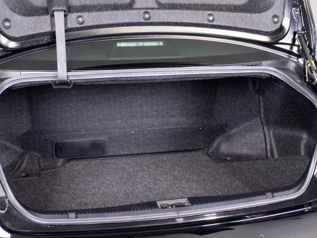 クラウンハイブリッド ロイヤルサルーンＧ　後期型（サンルーフ）（フラクセン本革シート）（クリアランスソナー）ＢＳＭ　シートメモリー　アダプティブハイビーム　エアシート　シート＆ステアリングヒーター　レザーシートＰＫＧ　イージークローザー（33枚目）