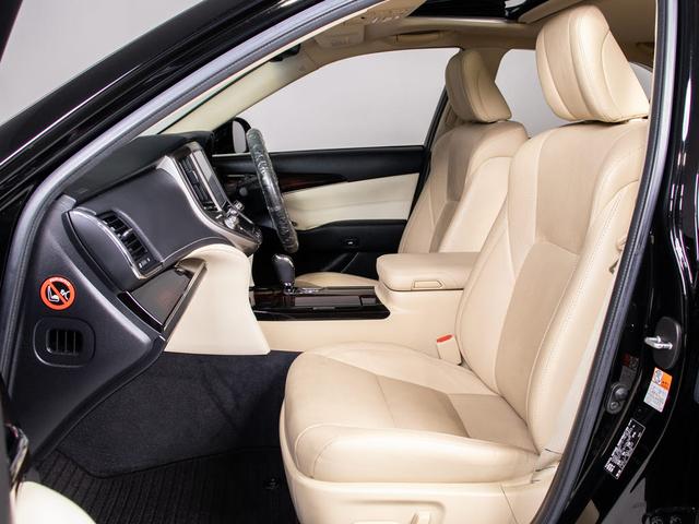 クラウンハイブリッド ロイヤルサルーンＧ　後期型（サンルーフ）（フラクセン本革シート）（クリアランスソナー）ＢＳＭ　シートメモリー　アダプティブハイビーム　エアシート　シート＆ステアリングヒーター　レザーシートＰＫＧ　イージークローザー（37枚目）