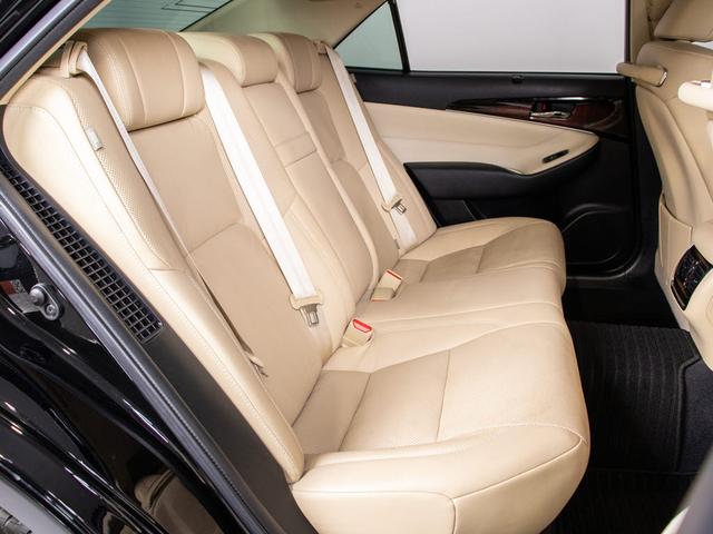 クラウンハイブリッド ロイヤルサルーンＧ　後期型（サンルーフ）（フラクセン本革シート）（クリアランスソナー）ＢＳＭ　シートメモリー　アダプティブハイビーム　エアシート　シート＆ステアリングヒーター　レザーシートＰＫＧ　イージークローザー（38枚目）