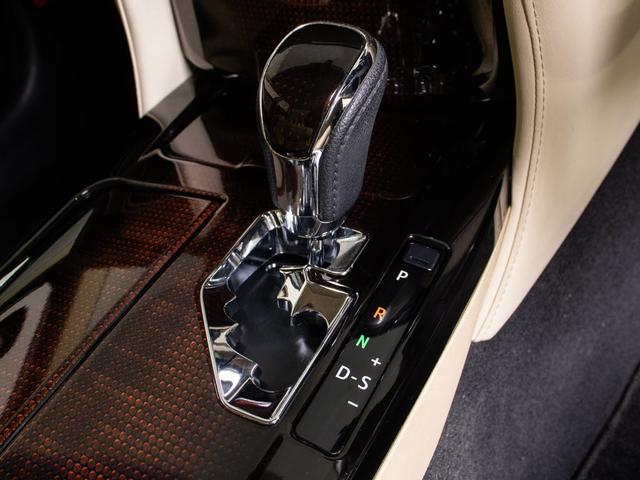 クラウンハイブリッド ロイヤルサルーンＧ　後期型（サンルーフ）（フラクセン本革シート）（クリアランスソナー）ＢＳＭ　シートメモリー　アダプティブハイビーム　エアシート　シート＆ステアリングヒーター　レザーシートＰＫＧ　イージークローザー（50枚目）