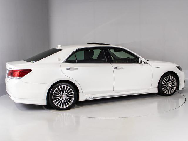 クラウンマジェスタ Fバージョン (禁煙車)(ワンオーナー)(サンルーフ)(黒本革シート)(オプション18インチアルミ)(パノラミックビューモニター)(点検記録簿15枚)衝突軽減ブレーキ 踏み間違い防止機能 BSM Bluetooth(21枚目)