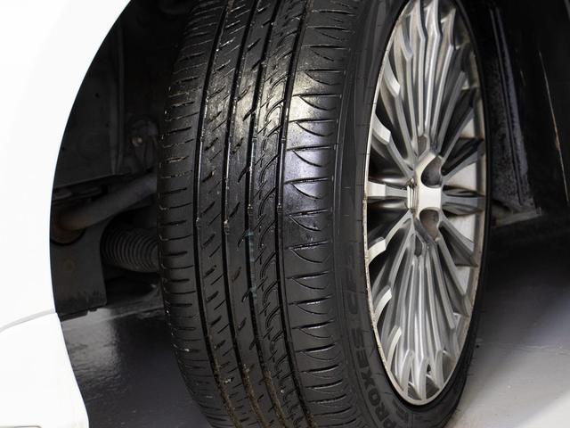 クラウンマジェスタ Fバージョン (禁煙車)(ワンオーナー)(サンルーフ)(黒本革シート)(オプション18インチアルミ)(パノラミックビューモニター)(点検記録簿15枚)衝突軽減ブレーキ 踏み間違い防止機能 BSM Bluetooth(34枚目)