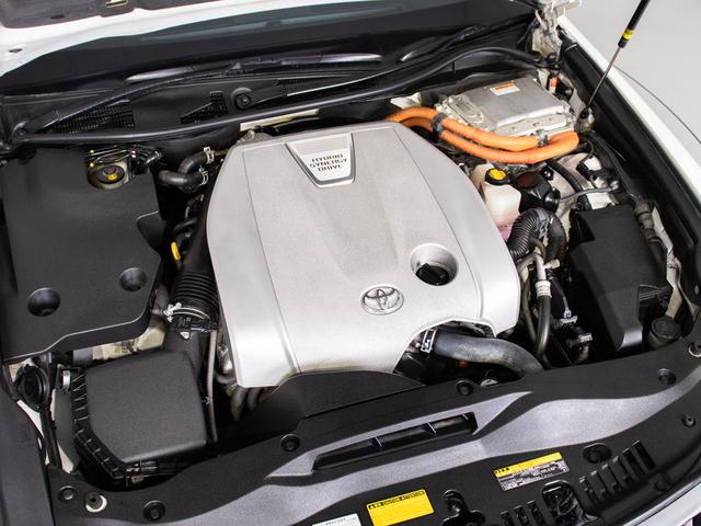 クラウンマジェスタ Fバージョン (禁煙車)(ワンオーナー)(サンルーフ)(黒本革シート)(オプション18インチアルミ)(パノラミックビューモニター)(点検記録簿15枚)衝突軽減ブレーキ 踏み間違い防止機能 BSM Bluetooth(35枚目)