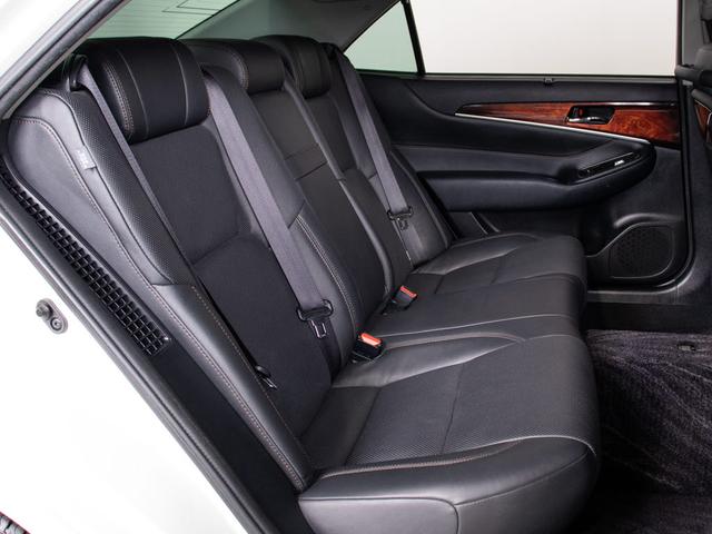 クラウンマジェスタ Fバージョン (禁煙車)(ワンオーナー)(サンルーフ)(黒本革シート)(オプション18インチアルミ)(パノラミックビューモニター)(点検記録簿15枚)衝突軽減ブレーキ 踏み間違い防止機能 BSM Bluetooth(41枚目)