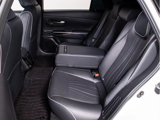 クラウンハイブリッド ＲＳアドバンス　（禁煙車）（サンルーフ）（黒本革シート）（モデリスタエアロ）（ＷＡＬＤ２０インチアルミ）シーケンシャルウィンカー　トヨタセーフティＰＫＧ＋　衝突軽減　踏み間違い防止機能　車線逸脱抑制ＬＴＡ　ＢＳＭ（35枚目）