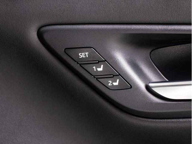 クラウンハイブリッド ＲＳアドバンス　（禁煙車）（サンルーフ）（黒本革シート）（モデリスタエアロ）（ＷＡＬＤ２０インチアルミ）シーケンシャルウィンカー　トヨタセーフティＰＫＧ＋　衝突軽減　踏み間違い防止機能　車線逸脱抑制ＬＴＡ　ＢＳＭ（39枚目）