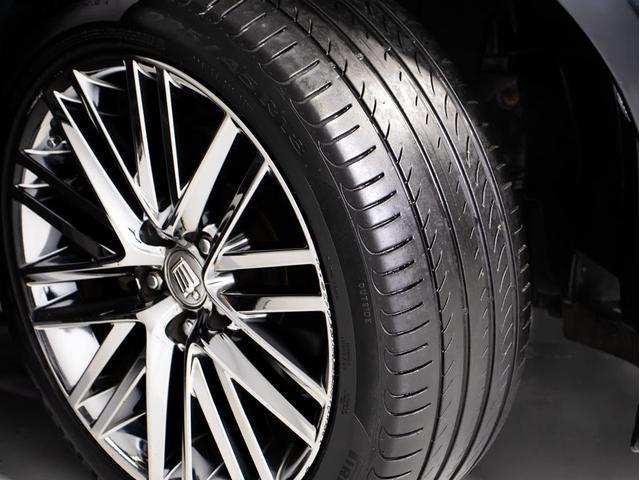 クラウンハイブリッド アスリートＳ　後期型（黒本革シート）（オプション１８インチアルミ）（フルエアロ）（トヨタセーフティセンス）衝突軽減ブレーキ　踏み間違い防止機能　車線逸脱抑制ＬＤＡ　レーダークルーズ　オートマチックハイビーム（6枚目）