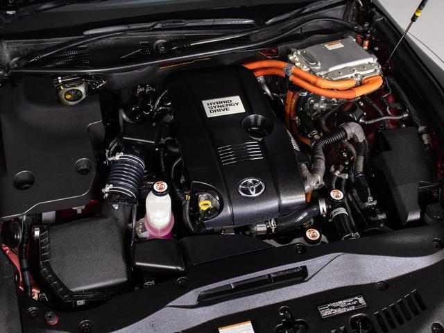 クラウンハイブリッド アスリートＳ　後期型（黒本革シート）（オプション１８インチアルミ）（フルエアロ）（トヨタセーフティセンス）衝突軽減ブレーキ　踏み間違い防止機能　車線逸脱抑制ＬＤＡ　レーダークルーズ　オートマチックハイビーム（28枚目）