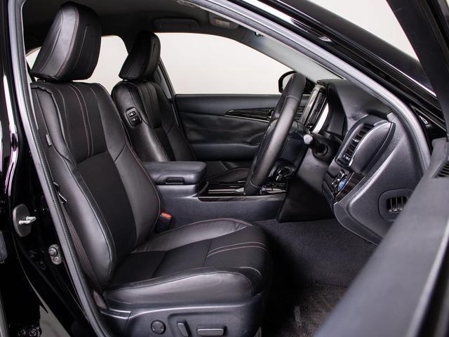 クラウンハイブリッド アスリートＳ　後期型（黒本革シート）（オプション１８インチアルミ）（フルエアロ）（トヨタセーフティセンス）衝突軽減ブレーキ　踏み間違い防止機能　車線逸脱抑制ＬＤＡ　レーダークルーズ　オートマチックハイビーム（32枚目）