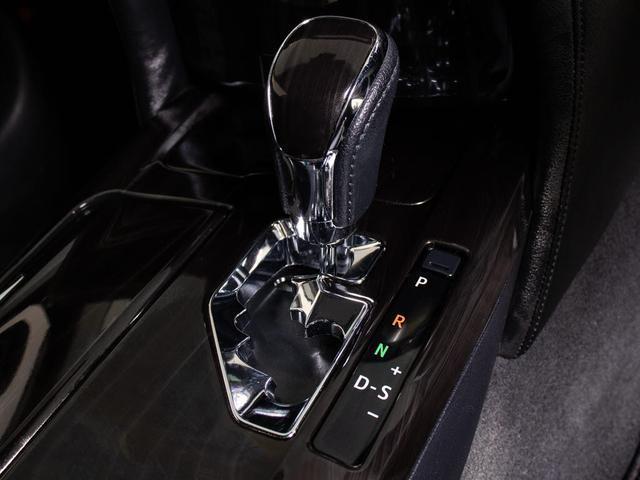 クラウンハイブリッド アスリートＳ　後期型（黒本革シート）（オプション１８インチアルミ）（フルエアロ）（トヨタセーフティセンス）衝突軽減ブレーキ　踏み間違い防止機能　車線逸脱抑制ＬＤＡ　レーダークルーズ　オートマチックハイビーム（43枚目）