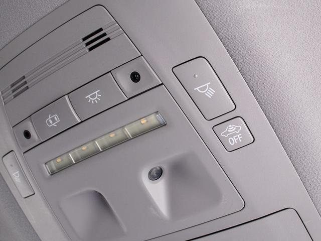 クラウンハイブリッド アスリートＳ　後期型（黒本革シート）（オプション１８インチアルミ）（フルエアロ）（トヨタセーフティセンス）衝突軽減ブレーキ　踏み間違い防止機能　車線逸脱抑制ＬＤＡ　レーダークルーズ　オートマチックハイビーム（47枚目）