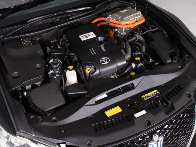 クラウンハイブリッド アスリートＳ　（サンルーフ）（黒本革シート）（ＲＡＹＳ２０インチアルミ）（フルエアロ）シート＆ステアリングヒーター　Ｂｌｕｔｏｏｔｈ対応　レギュラーガソリン仕様　ＨＤＤマルチナビ　カラーバックカメラ　パワーシート（22枚目）