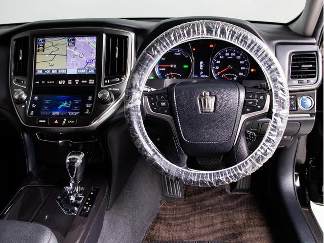 クラウンハイブリッド アスリートＳ　（サンルーフ）（黒本革シート）（ＲＡＹＳ２０インチアルミ）（フルエアロ）シート＆ステアリングヒーター　Ｂｌｕｔｏｏｔｈ対応　レギュラーガソリン仕様　ＨＤＤマルチナビ　カラーバックカメラ　パワーシート（25枚目）