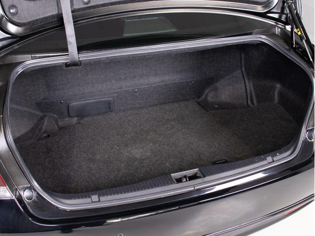 クラウンハイブリッド アスリートＳ　Ｊ－フロンティアリミテッド　後期型（特別仕様車）（サンルーフ）（黒本革シート）（オプション１８インチアルミ）（トヨタセーフティセンス）衝突軽減ブレーキ　踏み間違い防止機能　レーダークルーズ　車線逸脱抑制ＬＤＡ　エアシート（31枚目）