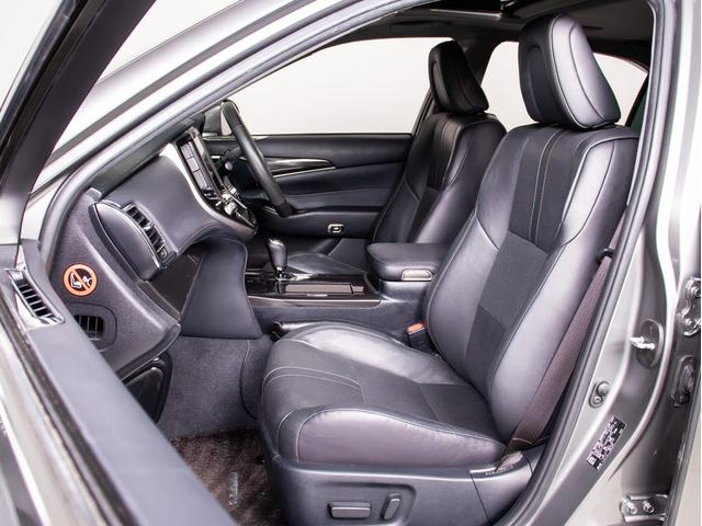 クラウンハイブリッド アスリートＳ　オートサロン出展モデル「プレシャスメタルカスタム」（禁煙車）（サンルーフ）（プレミアムサウンド）パノラミックビュー（黒本革シート）（衝突軽減ブレーキ）（踏み間違い防止機能）車高調（２０インチアルミ）（30枚目）