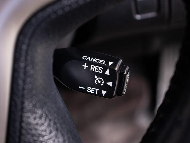 クラウンハイブリッド アスリートＳ　（特注フォーブレザーシート）（新品２０インチアルミホイール）（新品タイヤ）（フルエアロ）（点検記録簿８枚）Ｂｌｕｅｔｏｏｔｈ対応　レギュラーガソリン仕様　シート＆ステアリングヒーター　ＨＤＤマルチナビ（8枚目）