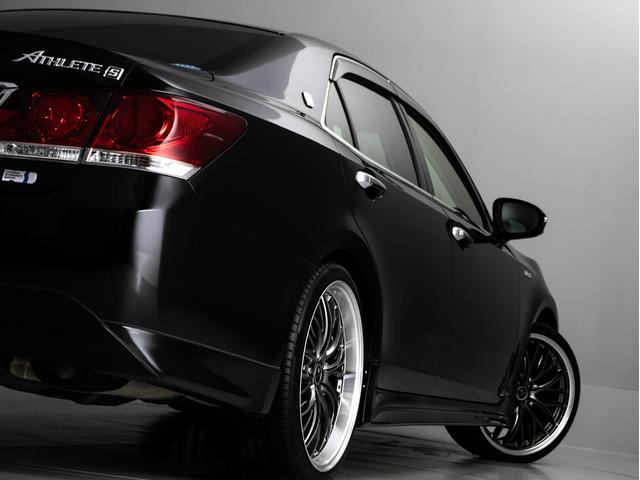 クラウンハイブリッド アスリートＳ　（特注フォーブレザーシート）（新品２０インチアルミホイール）（新品タイヤ）（フルエアロ）（点検記録簿８枚）Ｂｌｕｅｔｏｏｔｈ対応　レギュラーガソリン仕様　シート＆ステアリングヒーター　ＨＤＤマルチナビ（25枚目）