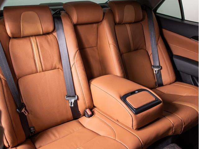 クラウンハイブリッド アスリートＳ　（特注フォーブレザーシート）（新品２０インチアルミホイール）（新品タイヤ）（フルエアロ）（点検記録簿８枚）Ｂｌｕｅｔｏｏｔｈ対応　レギュラーガソリン仕様　シート＆ステアリングヒーター　ＨＤＤマルチナビ（37枚目）