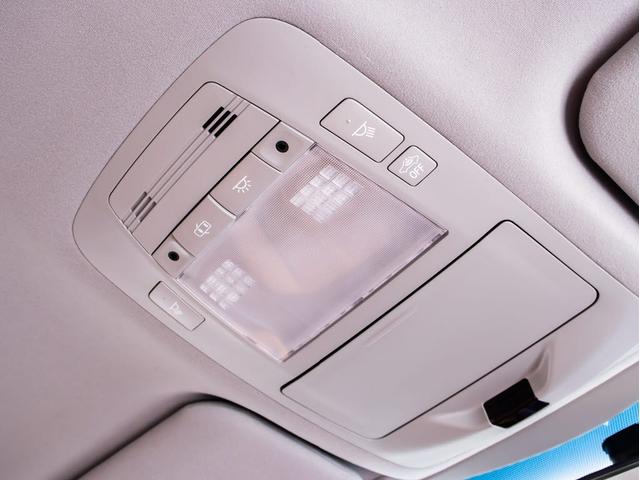 クラウンハイブリッド アスリートＳ　（特注フォーブレザーシート）（新品２０インチアルミホイール）（新品タイヤ）（フルエアロ）（点検記録簿８枚）Ｂｌｕｅｔｏｏｔｈ対応　レギュラーガソリン仕様　シート＆ステアリングヒーター　ＨＤＤマルチナビ（46枚目）