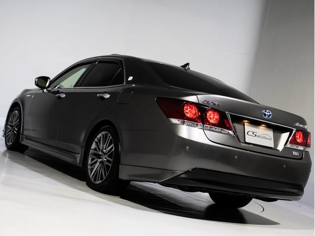 クラウンハイブリッド アスリートＧ　「マンガンラスターカスタム」（サンルーフ）（禁煙車）（ワンオーナー）（黒本革シート）（オプション１８インチアルミ）（パノラミックビューモニター）（フルエアロ）衝突軽減ブレーキ　踏み間違い防止機能（17枚目）