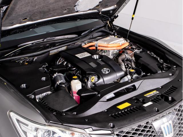 クラウンハイブリッド アスリートＧ　「マンガンラスターカスタム」（サンルーフ）（禁煙車）（ワンオーナー）（黒本革シート）（オプション１８インチアルミ）（パノラミックビューモニター）（フルエアロ）衝突軽減ブレーキ　踏み間違い防止機能（28枚目）