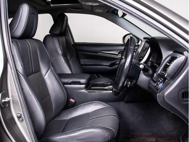 クラウンハイブリッド アスリートＧ　「マンガンラスターカスタム」（サンルーフ）（禁煙車）（ワンオーナー）（黒本革シート）（オプション１８インチアルミ）（パノラミックビューモニター）（フルエアロ）衝突軽減ブレーキ　踏み間違い防止機能（31枚目）