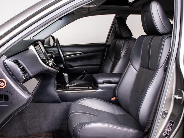 クラウンハイブリッド アスリートＧ　「マンガンラスターカスタム」（サンルーフ）（禁煙車）（ワンオーナー）（黒本革シート）（オプション１８インチアルミ）（パノラミックビューモニター）（フルエアロ）衝突軽減ブレーキ　踏み間違い防止機能（32枚目）