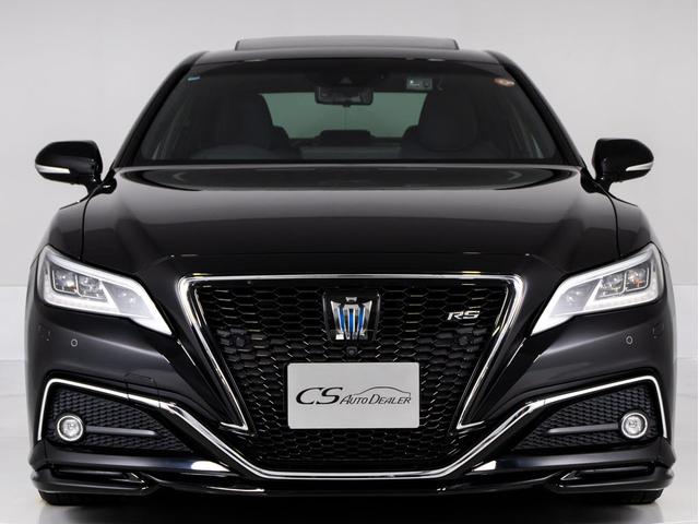 クラウンハイブリッド ＲＳアドバンス　後期型（サンルーフ）（黒本革シート）（パノラミックビューモニター）（セーフティセンス）（デジタルインナーミラー）（フルエアロ）シーケンシャルウィンカー　衝突軽減　踏み間違い防止　車線逸脱抑制ＬＴＡ（17枚目）