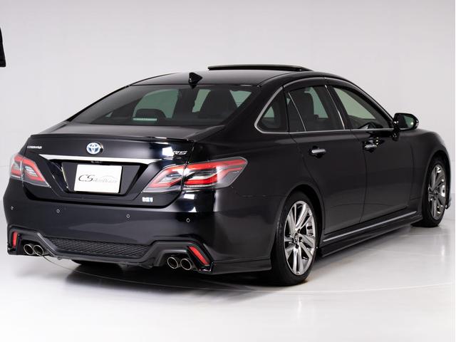 クラウンハイブリッド ＲＳアドバンス　後期型（サンルーフ）（黒本革シート）（パノラミックビューモニター）（セーフティセンス）（デジタルインナーミラー）（フルエアロ）シーケンシャルウィンカー　衝突軽減　踏み間違い防止　車線逸脱抑制ＬＴＡ（21枚目）