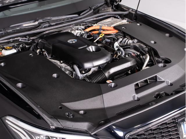 クラウンハイブリッド ＲＳアドバンス　後期型（サンルーフ）（黒本革シート）（パノラミックビューモニター）（セーフティセンス）（デジタルインナーミラー）（フルエアロ）シーケンシャルウィンカー　衝突軽減　踏み間違い防止　車線逸脱抑制ＬＴＡ（33枚目）