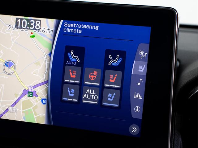 クラウンハイブリッド ＲＳアドバンス　後期型（サンルーフ）（黒本革シート）（パノラミックビューモニター）（セーフティセンス）（デジタルインナーミラー）（フルエアロ）シーケンシャルウィンカー　衝突軽減　踏み間違い防止　車線逸脱抑制ＬＴＡ（41枚目）