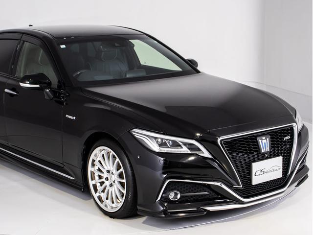 クラウンハイブリッド ＲＳアドバンス　（禁煙車）（黒本革シート）（パノラミックビューモニター）（マーベリック１９インチアルミ）（ＴＲＤエアロ）（セーフティパッケージプラス）衝突軽減ブレーキ　踏み間違い防止機能　車線逸脱抑制ＬＴＡ（6枚目）
