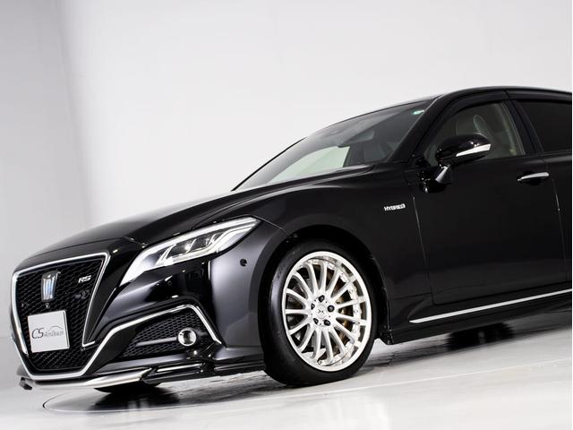 クラウンハイブリッド ＲＳアドバンス　（禁煙車）（黒本革シート）（パノラミックビューモニター）（マーベリック１９インチアルミ）（ＴＲＤエアロ）（セーフティパッケージプラス）衝突軽減ブレーキ　踏み間違い防止機能　車線逸脱抑制ＬＴＡ（23枚目）