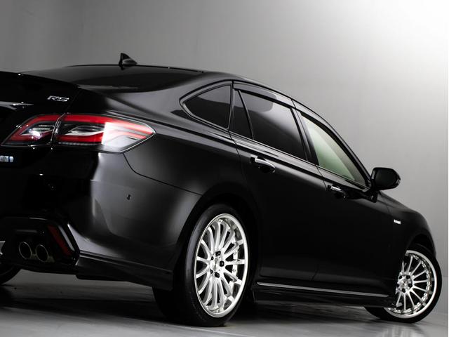 クラウンハイブリッド ＲＳアドバンス　（禁煙車）（黒本革シート）（パノラミックビューモニター）（マーベリック１９インチアルミ）（ＴＲＤエアロ）（セーフティパッケージプラス）衝突軽減ブレーキ　踏み間違い防止機能　車線逸脱抑制ＬＴＡ（27枚目）