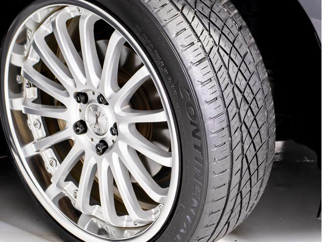 クラウンハイブリッド ＲＳアドバンス　（禁煙車）（黒本革シート）（パノラミックビューモニター）（マーベリック１９インチアルミ）（ＴＲＤエアロ）（セーフティパッケージプラス）衝突軽減ブレーキ　踏み間違い防止機能　車線逸脱抑制ＬＴＡ（32枚目）